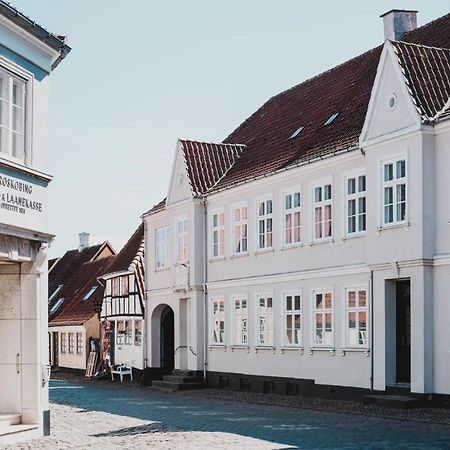 Ærøskøbing Kjobing Manor Bed & Breakfast エクステリア 写真